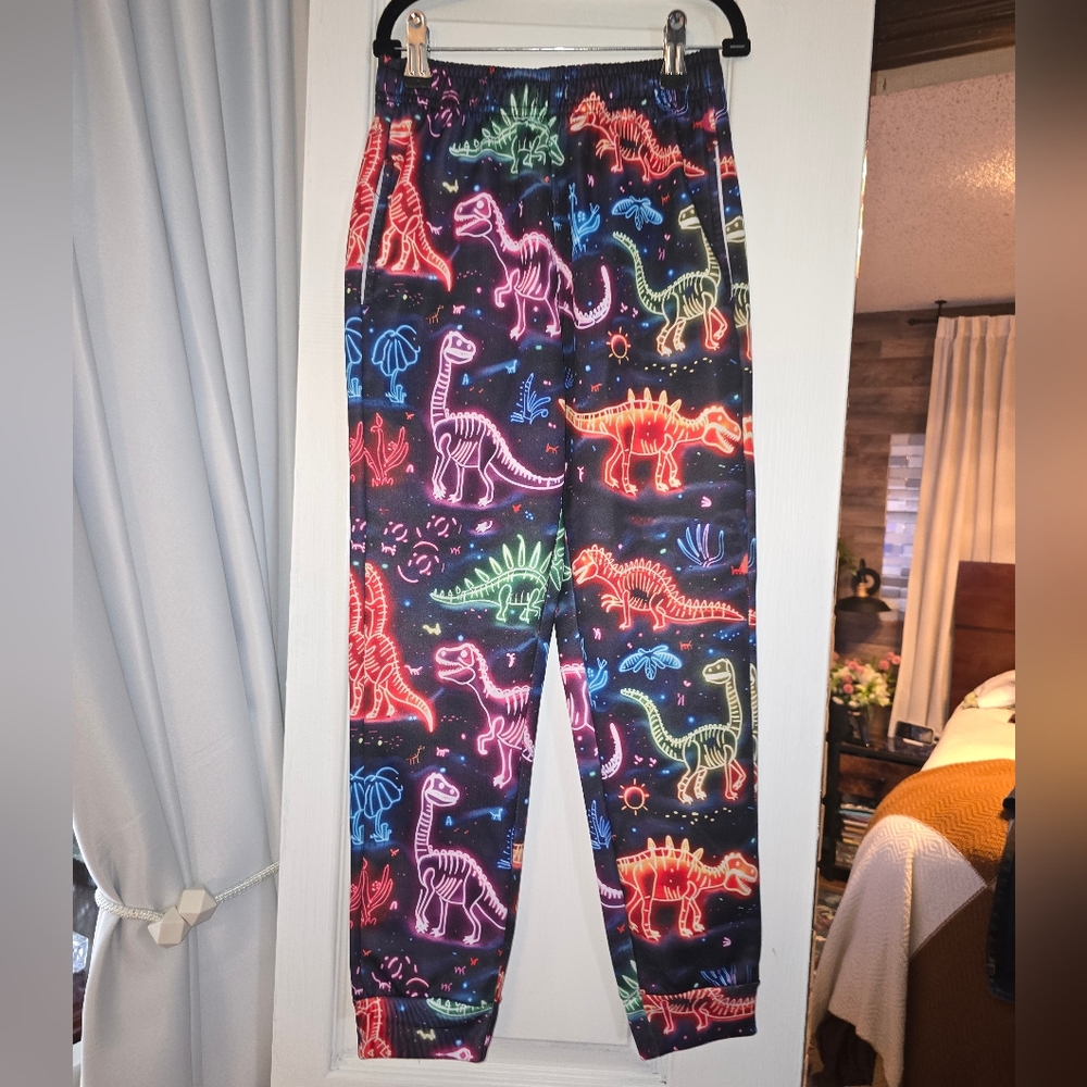 🎄AMAZON DINOSAUR JOGGERS